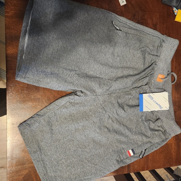 Shorts - Picture 2 of 3